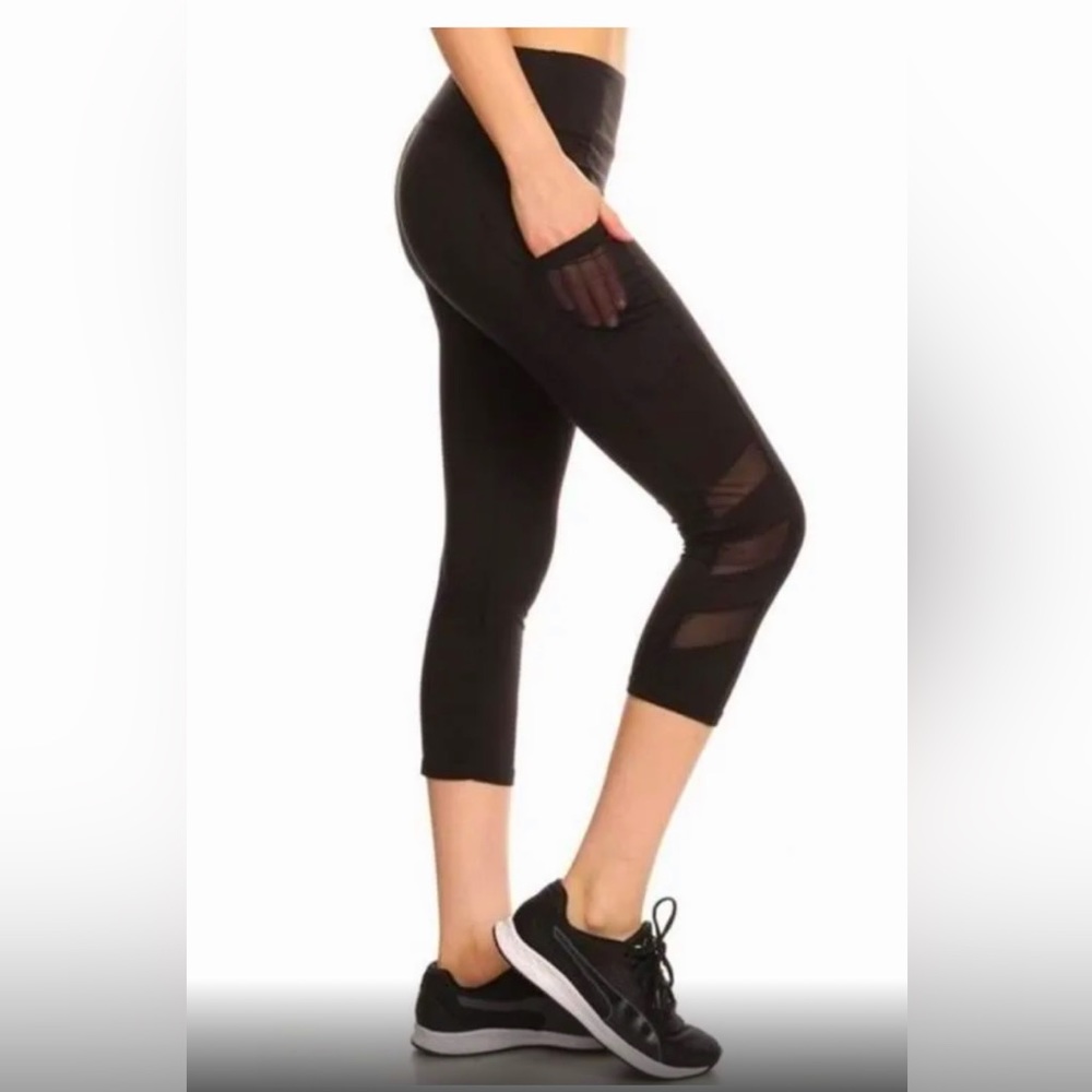 Savvi Capri Leggings with Shear Side Panels and Pocket